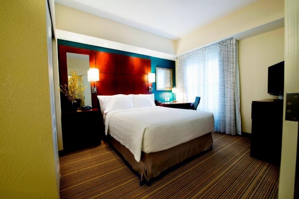 Residence Inn by Marriott Toronto Vaughan image 8